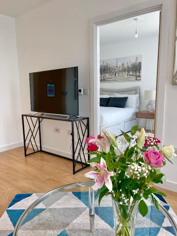 Urban Gateway Spacious Apartment With Free Parking Bracknell Exterior photo